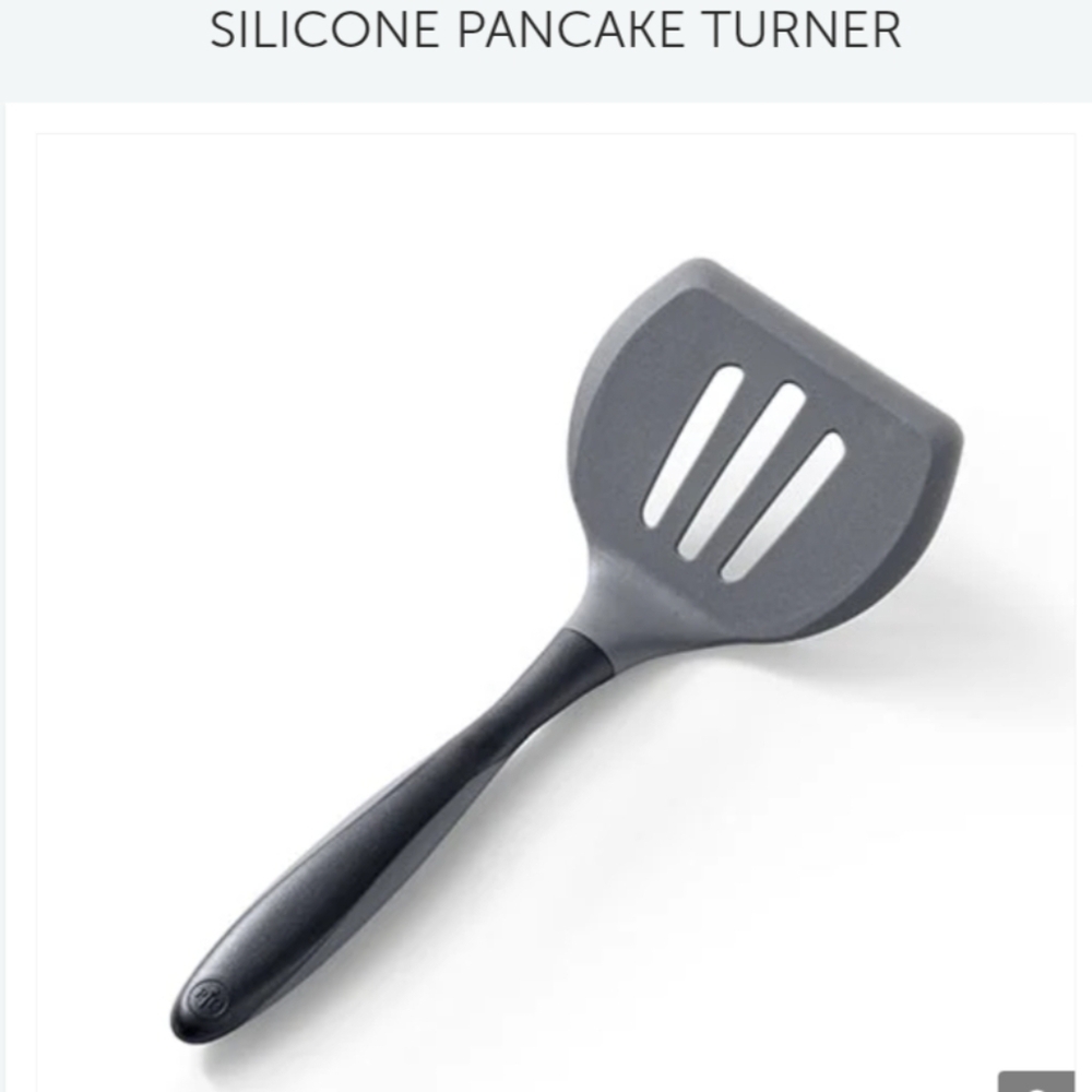 Pampered Chef Gray Silicone Pancake Turner DISCONTINUED